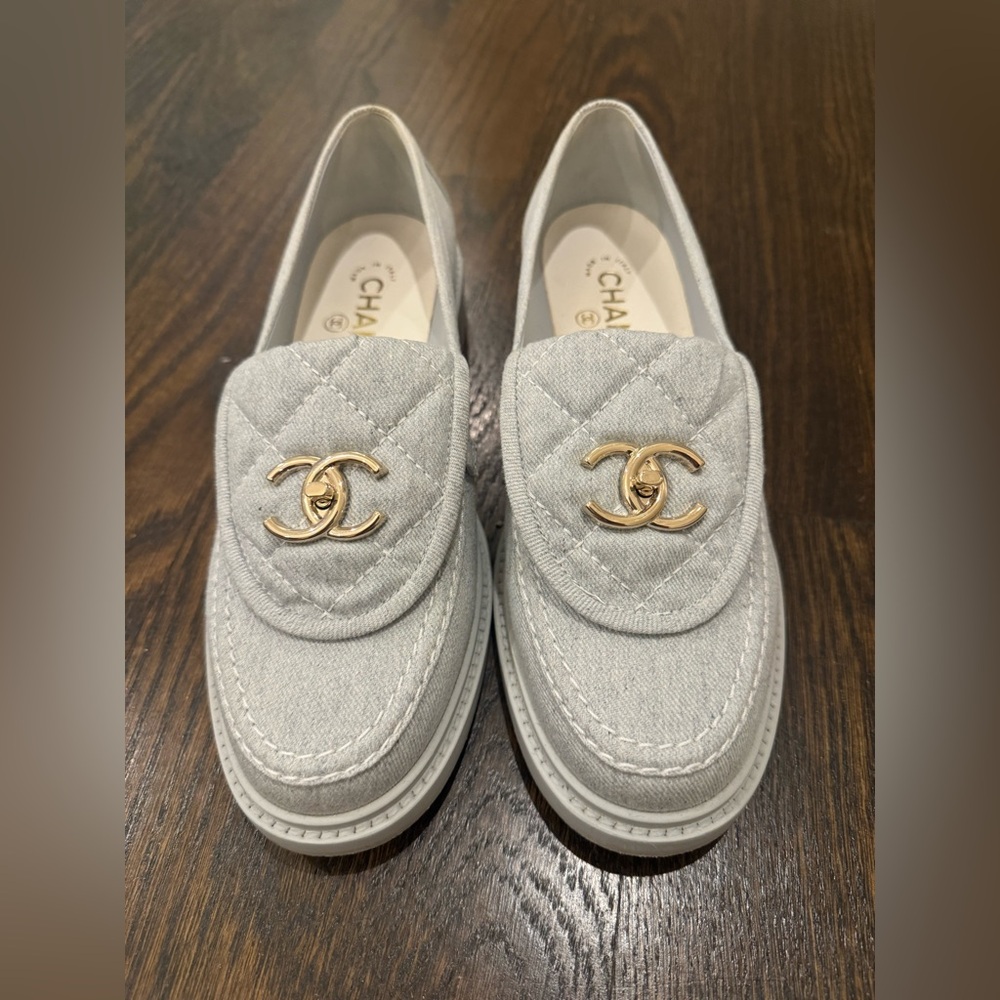 CHANEL Light Gray Quilted Loafers with Gold Emblem